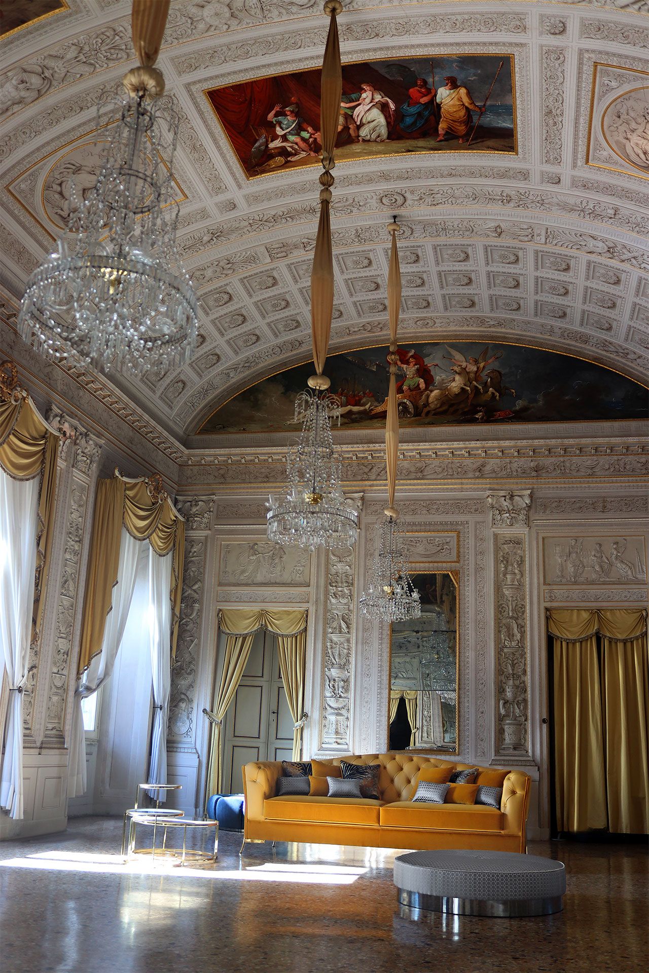 Ткань capitonné диван с огнестойкой обивкой Domingo Salotti Nefele ARCH-00071336 - Вид №3