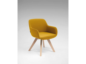 Стул с подлокотниками