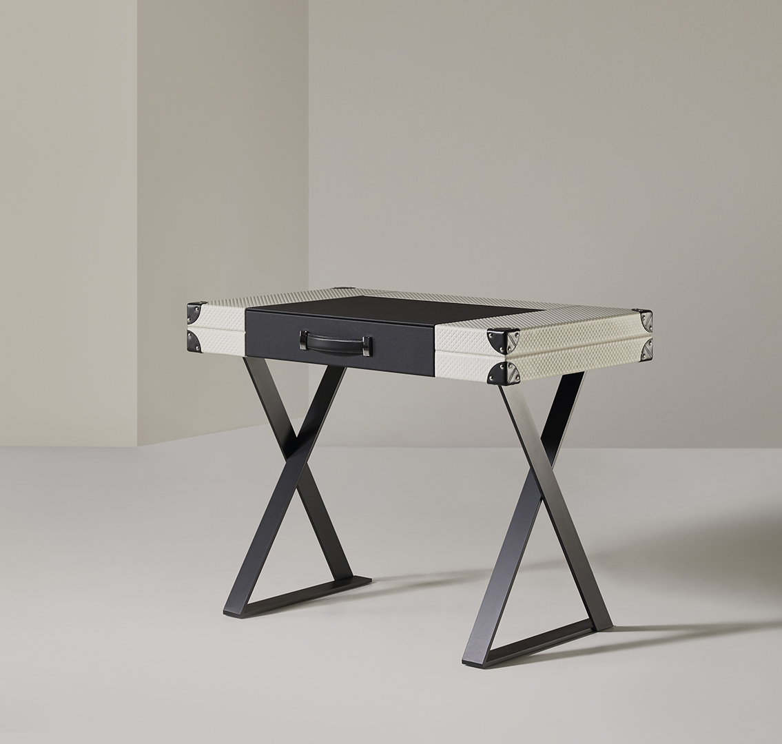 Компактный письменный стол для путешественников Traveler R0694 Coleccion Alexandra - Вид №1