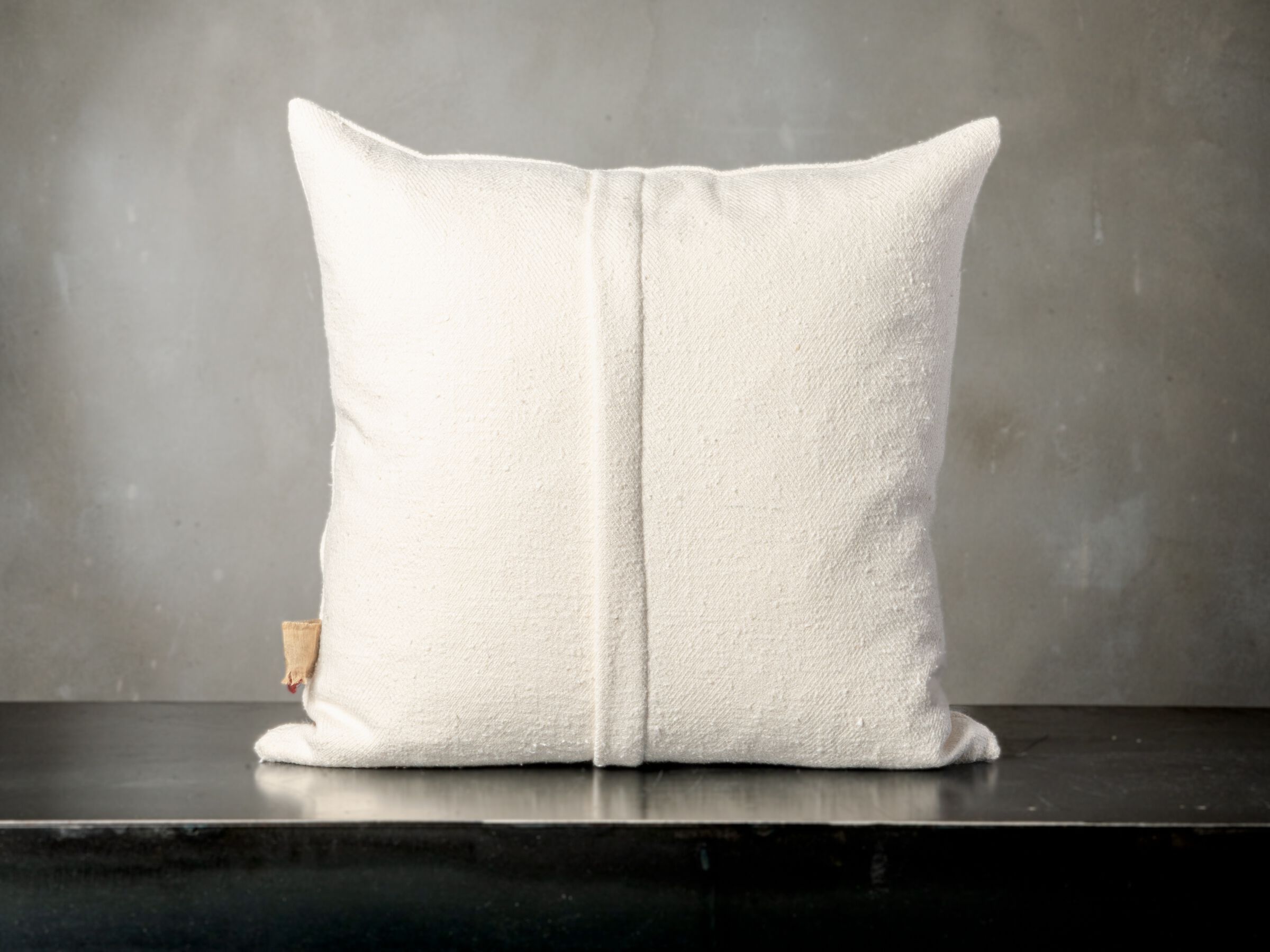 Квадратная шелковая подушка The House of Lyria MATRICAIRE ARCH-00031849 - Вид №1