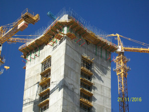 Регулируемые безудержные полки для опалубки