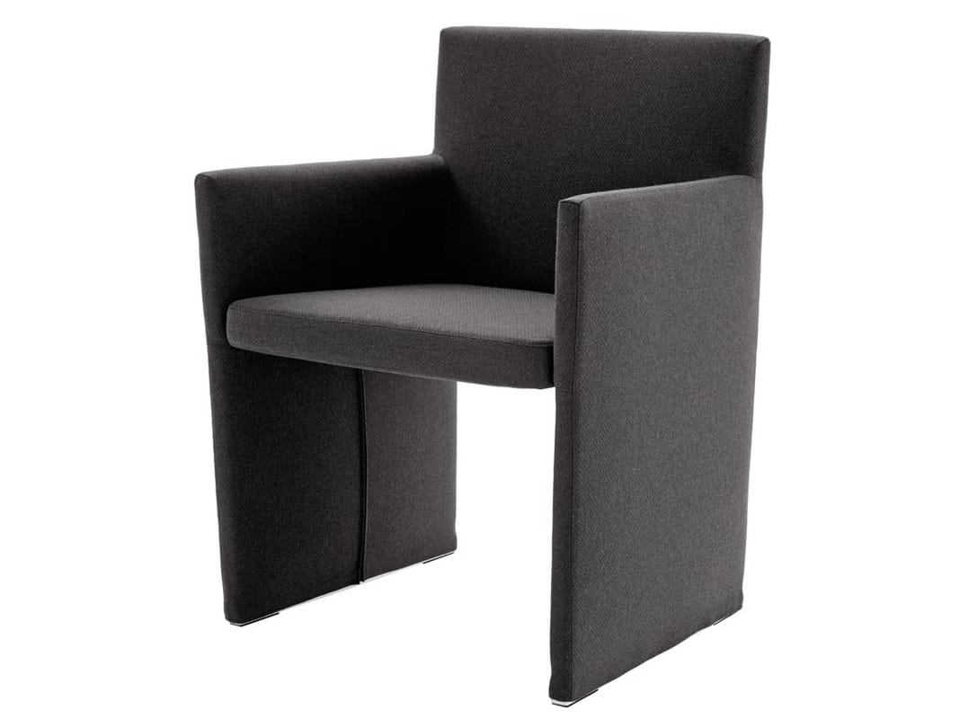 Тканевое кресло с подлокотниками B&B Italia Project поза ARCH-00110647