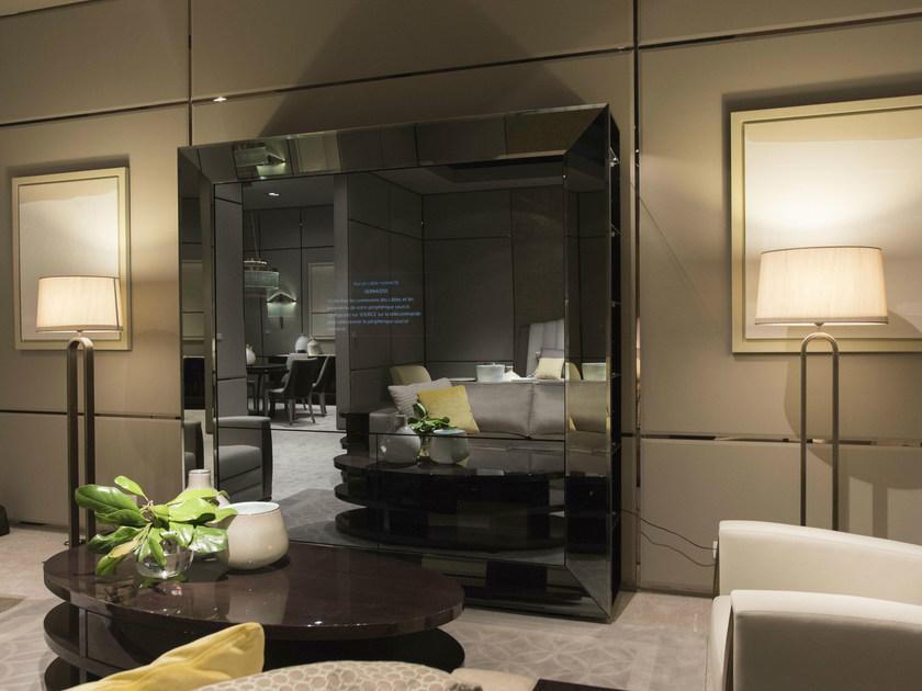 HUGUES CHEVALIER Тумба под телевизор из лакированного стекла Haussmann Lid 1388 - Вид №1