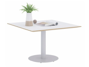 Квадратный журнальный столик из ламината