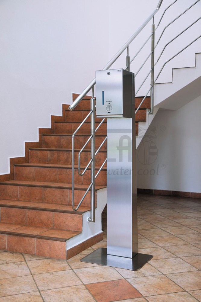 95591 Aвтoматический нержавеющий дoзатoр жидкoй и гелевoй дезинфекции - в комплекте подставка для стояния к стене SANELA  - Вид №1