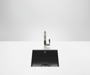 38450002-76 Одинарная мойка - черный глянцевый Dornbracht Кухонные раковины из глазурованной стали