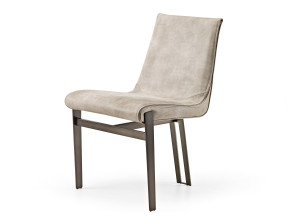 Мягкий стул без подлокотников