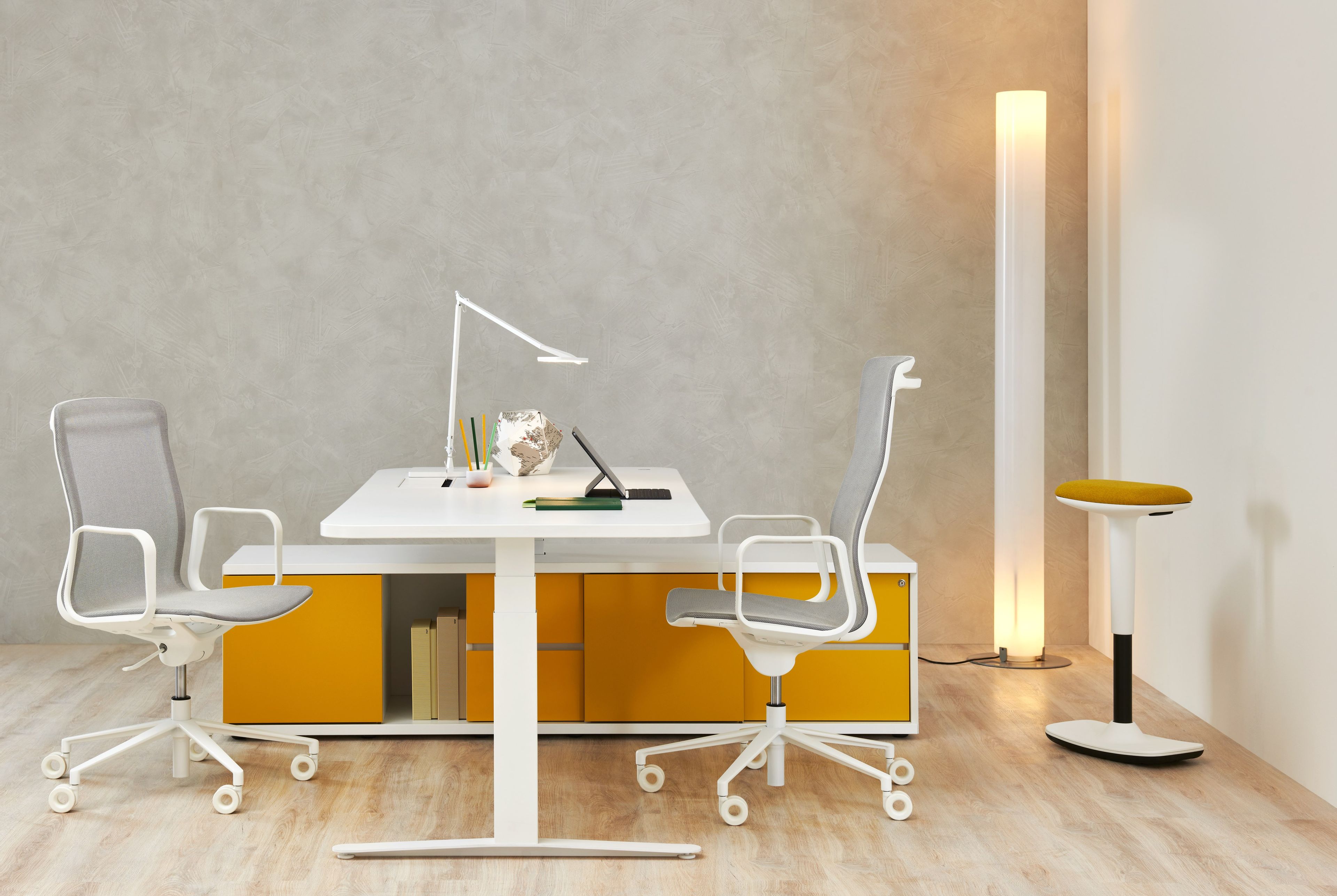 Сетчатый регулируемый по высоте офисный стул с колесами ESTEL GROUP ARIA ARCH-00042419 - Вид №3