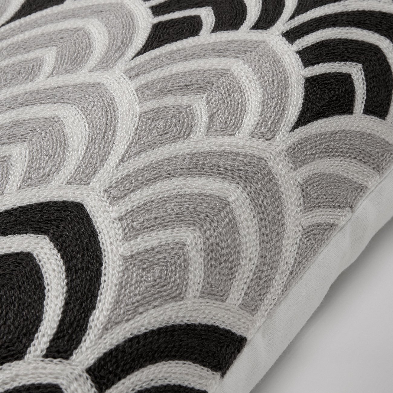 Чехол для подушки Rhys от La Forma LA FORMA ОРНАМЕНТ 298865 Серый  - Вид №1