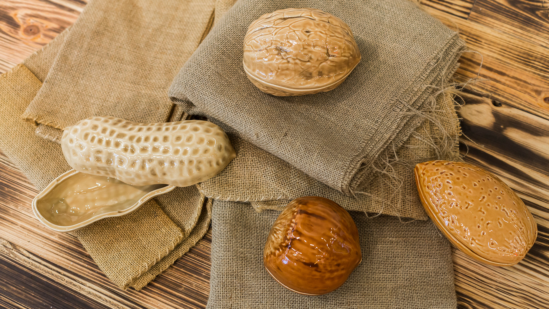 10639226 Bordallo Pinheiro Блюдо для горячего с крышкой Bordallo Pinheiro Орехи. Миндаль 17см, керамика Керамика  - Вид №3