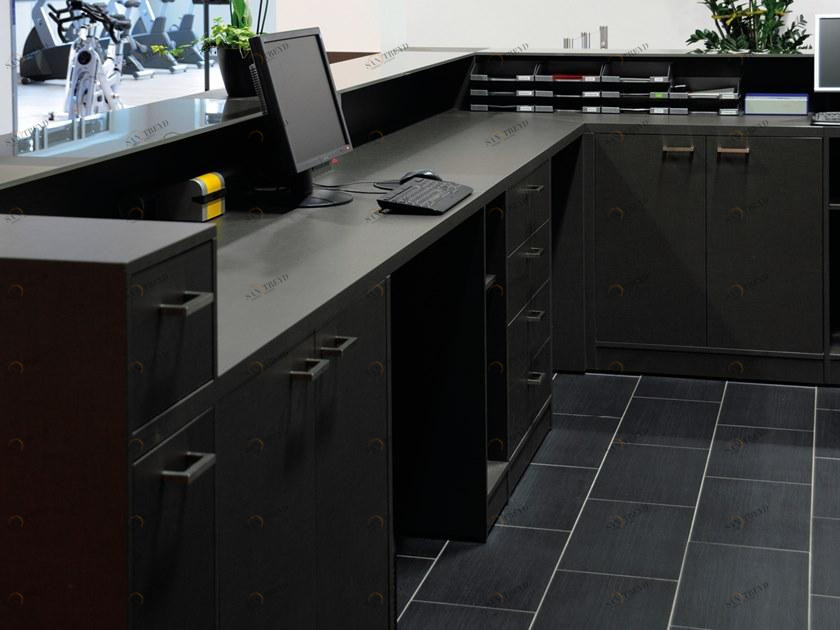 FIT INTERIORS Низкий офисный шкаф для хранения вещей с распашными дверцами sun-id-1495344