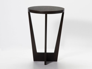 Высокий круглый журнальный столик из дуба для гостиной