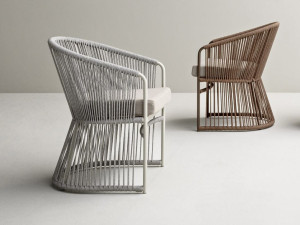 Плетеное кресло из синтетического волокна