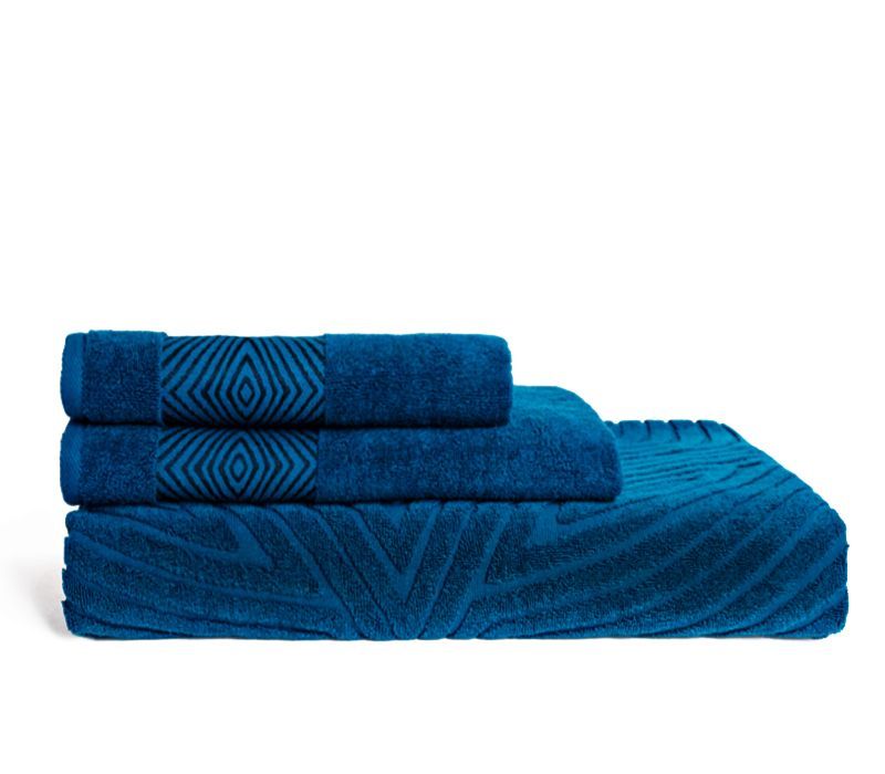 Полотенца из коллекции MAGNUM имеют богатую двустороннюю фактуру, благодаря высокой плотность полотна - 500 гр/м2. Это позволяет достичь объемной структуры, великолепной впитываемости и мягкости. Данная серия полотенец выполнена в трёх колористиках: глубо Victoria Stenova 216141 - Вид №1