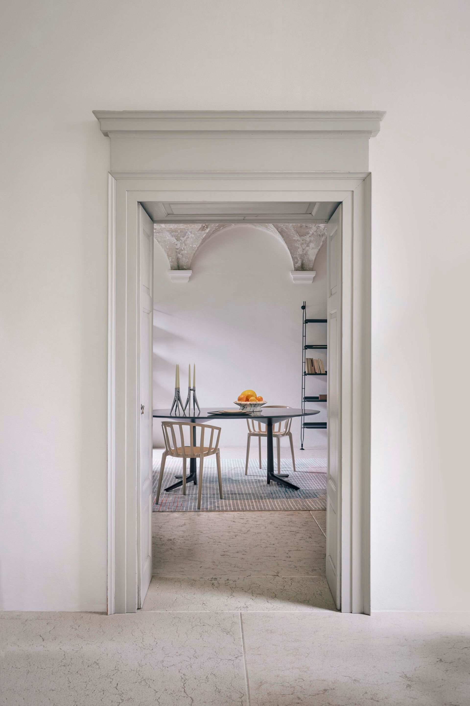 Алюминиевый подсвечник Kartell ABBRACCIAIO ARCH-00031181 - Вид №7