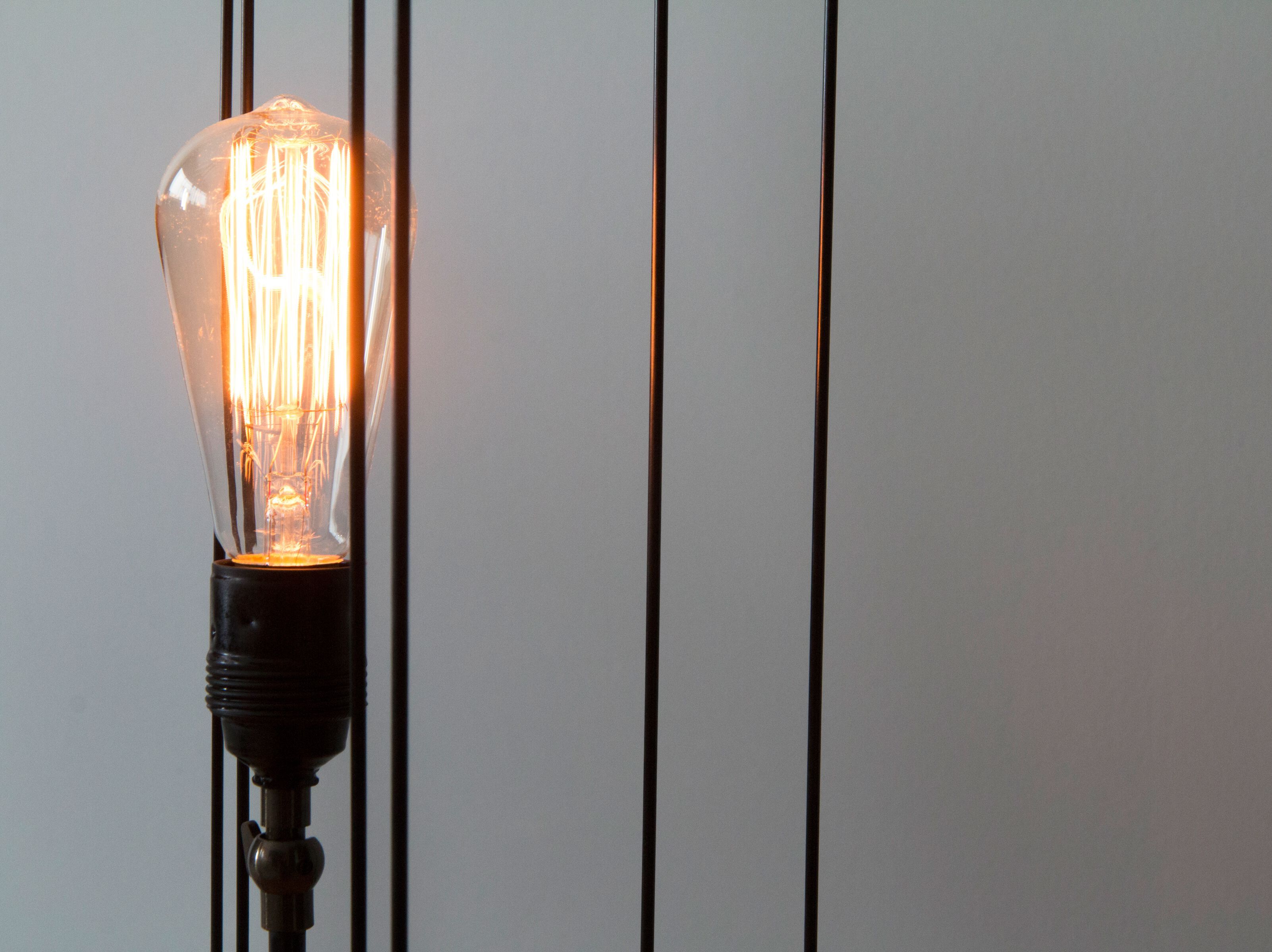 Стальная и деревянная светодиодная настольная лампа Renzo Serafini LEI ARCH-00130305 - Вид №4