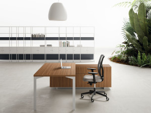 Секционный стол из меламина и листового металла