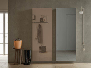 Подвесной шкаф для обуви с зеркальной дверью