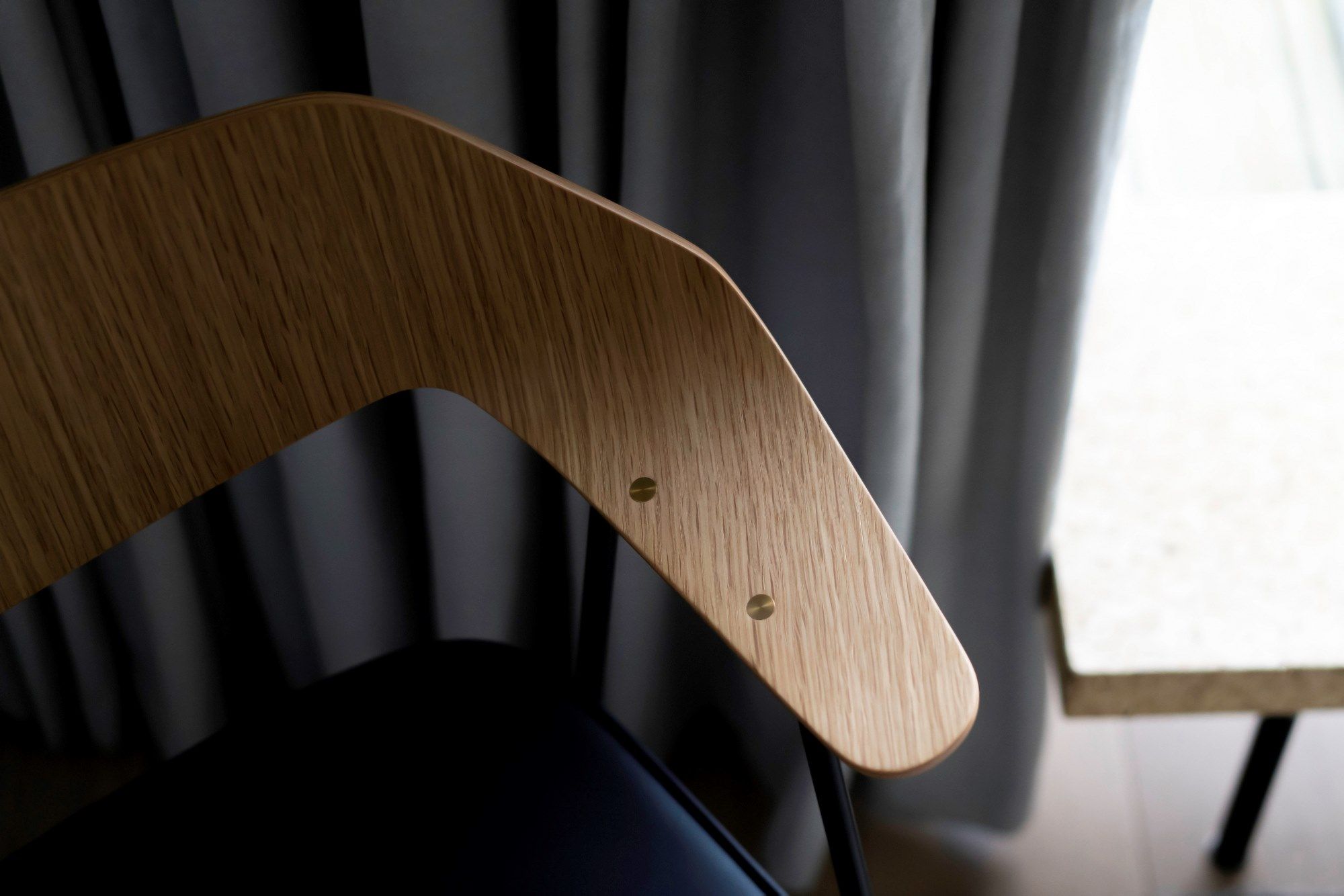 Стул с подлокотниками из кожи и шпона Case 675 ARCH-00046033 - Вид №29