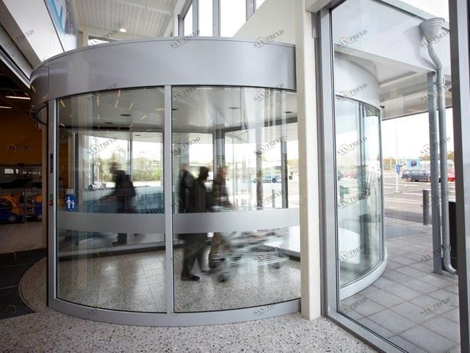 ASSA ABLOY Вращающаяся дверь большой вместимости с тремя секторами Porte automatiche girevoli sun-id-1491804