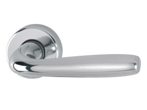 Алюминиевая ручка на розетке