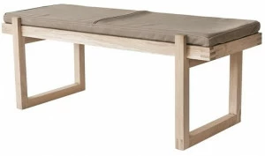 Kristina Dam Studio Скамейка из дуба Minimal