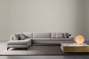 Тканевый диван с полуостровом