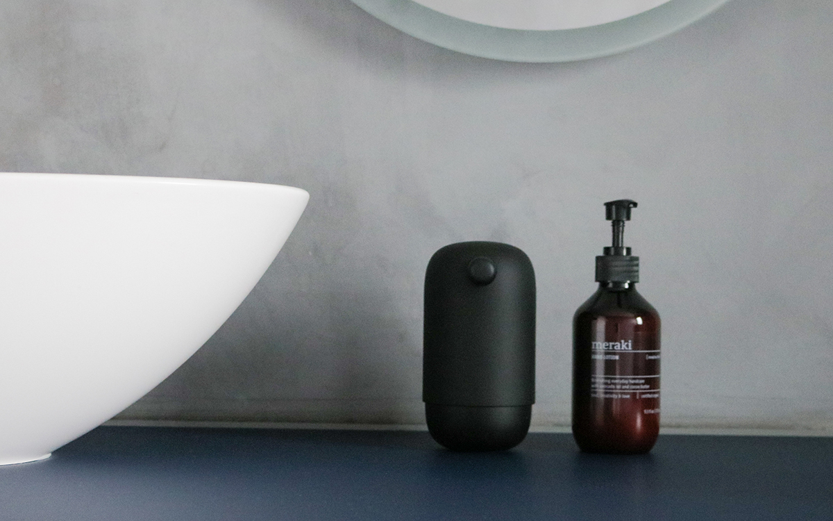 128007R8001 Дозатор мыла из гальки - черныйd line Bjarke Ingels Group  - Вид №2