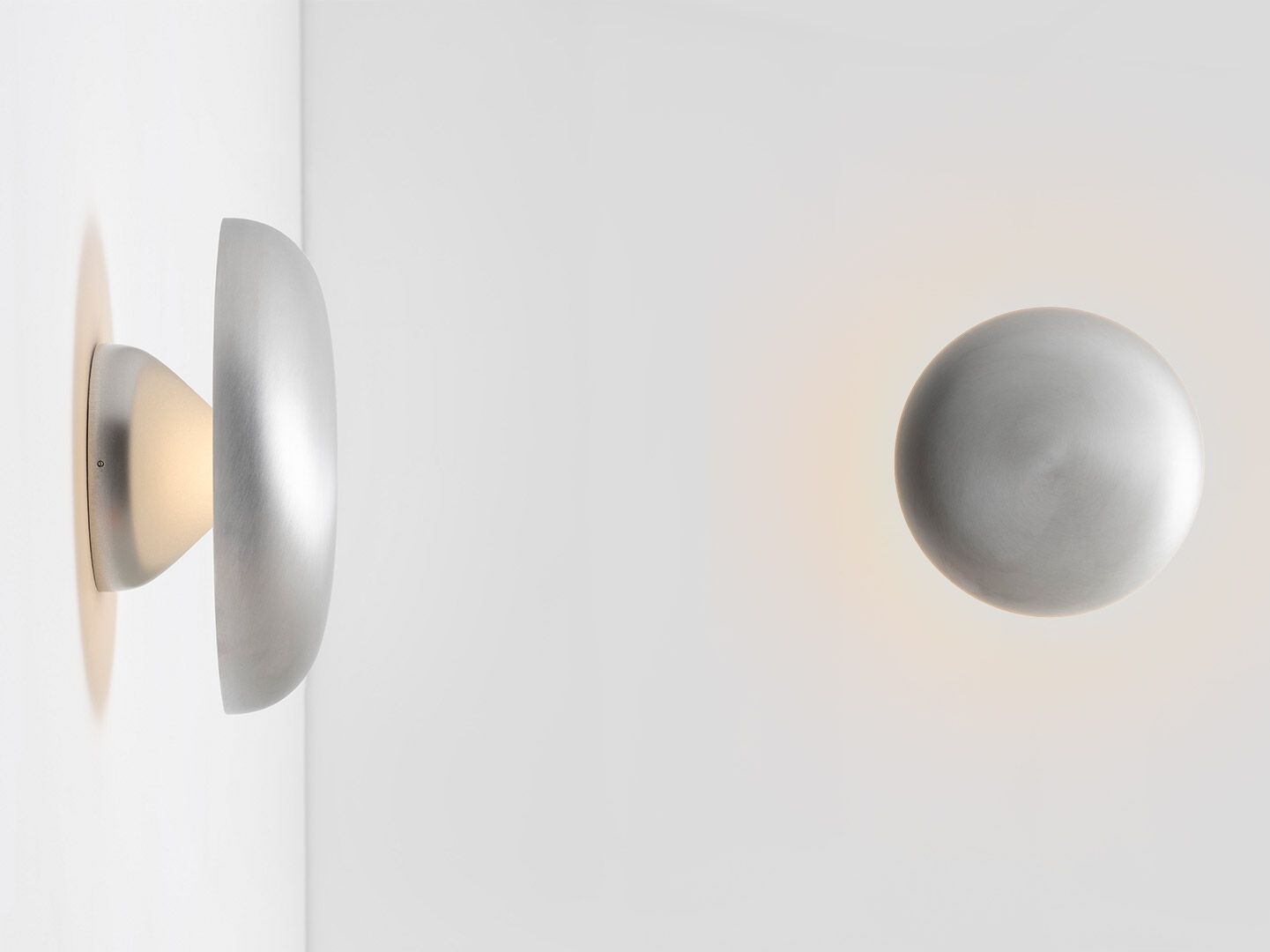 Металлическая светодиодная наружная настенная лампа Artemide Knop ARCH-00044886