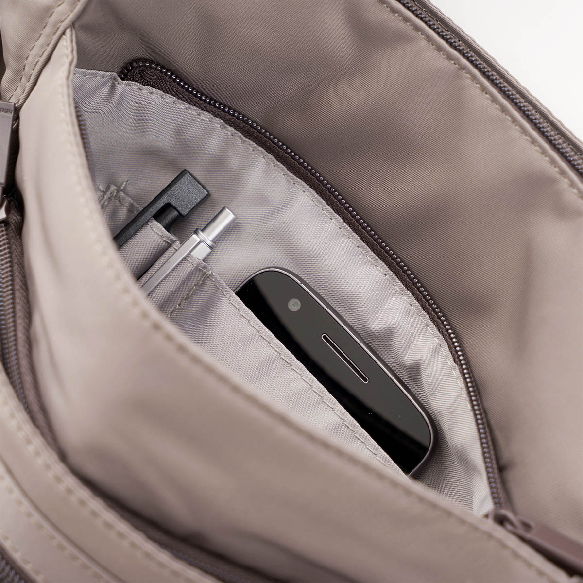 HIC370/316-09 Молодежная сумка HIC370 Orva RFID Hedgren Inner City  - Вид №2