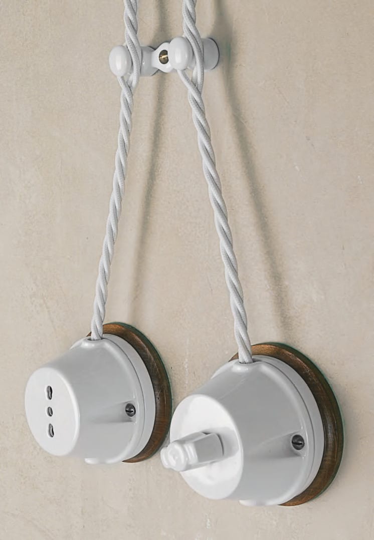 Керамическая одиночная электрическая розетка Aldo Bernardi Polluce ARCH-00125404 - Вид №1