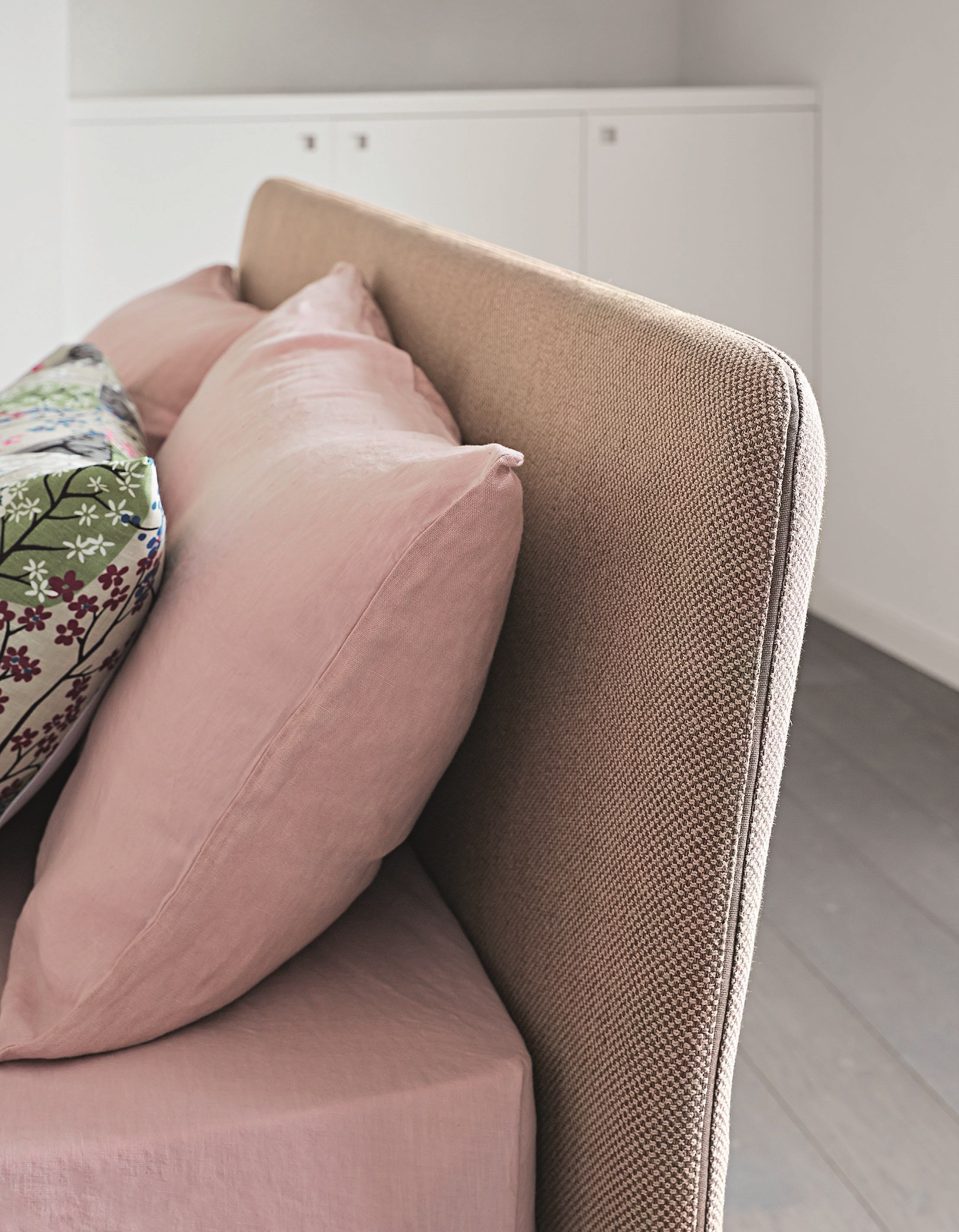 Двуспальная кровать из ткани с мягким изголовьем BONALDO TONIGHT ARCH-00050730 - Вид №2