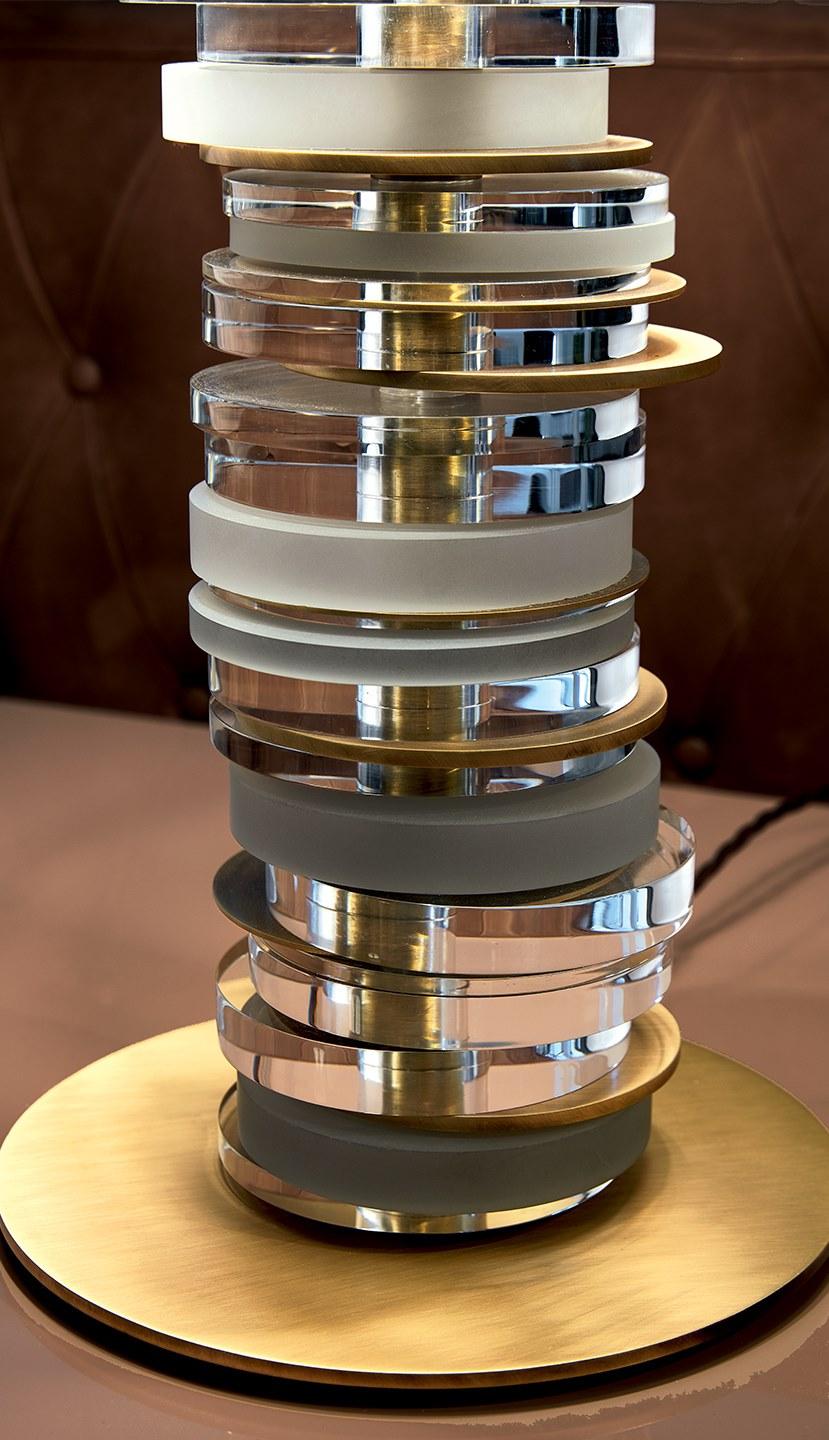 Paolo Castelli Настольная лампа из стекловолокна и латуни  Ill.ambr.410  - Вид №5