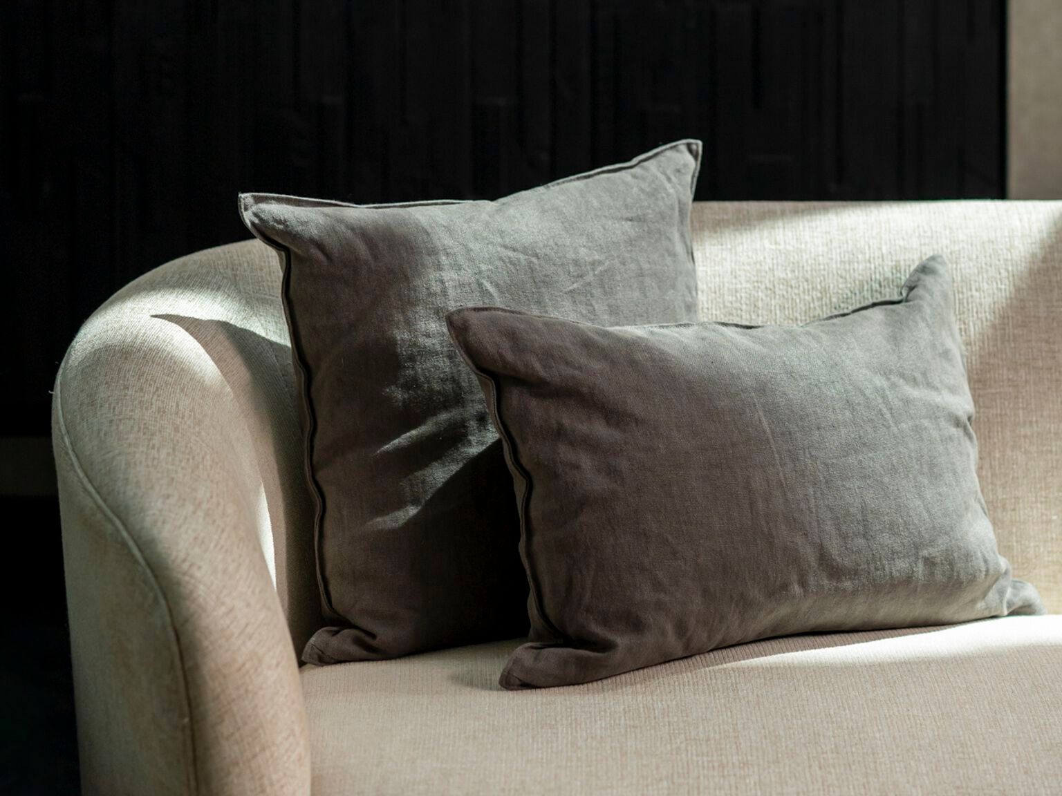 Квадратная льняная подушка Ethnicraft Necessity ARCH-00101063 - Вид №2