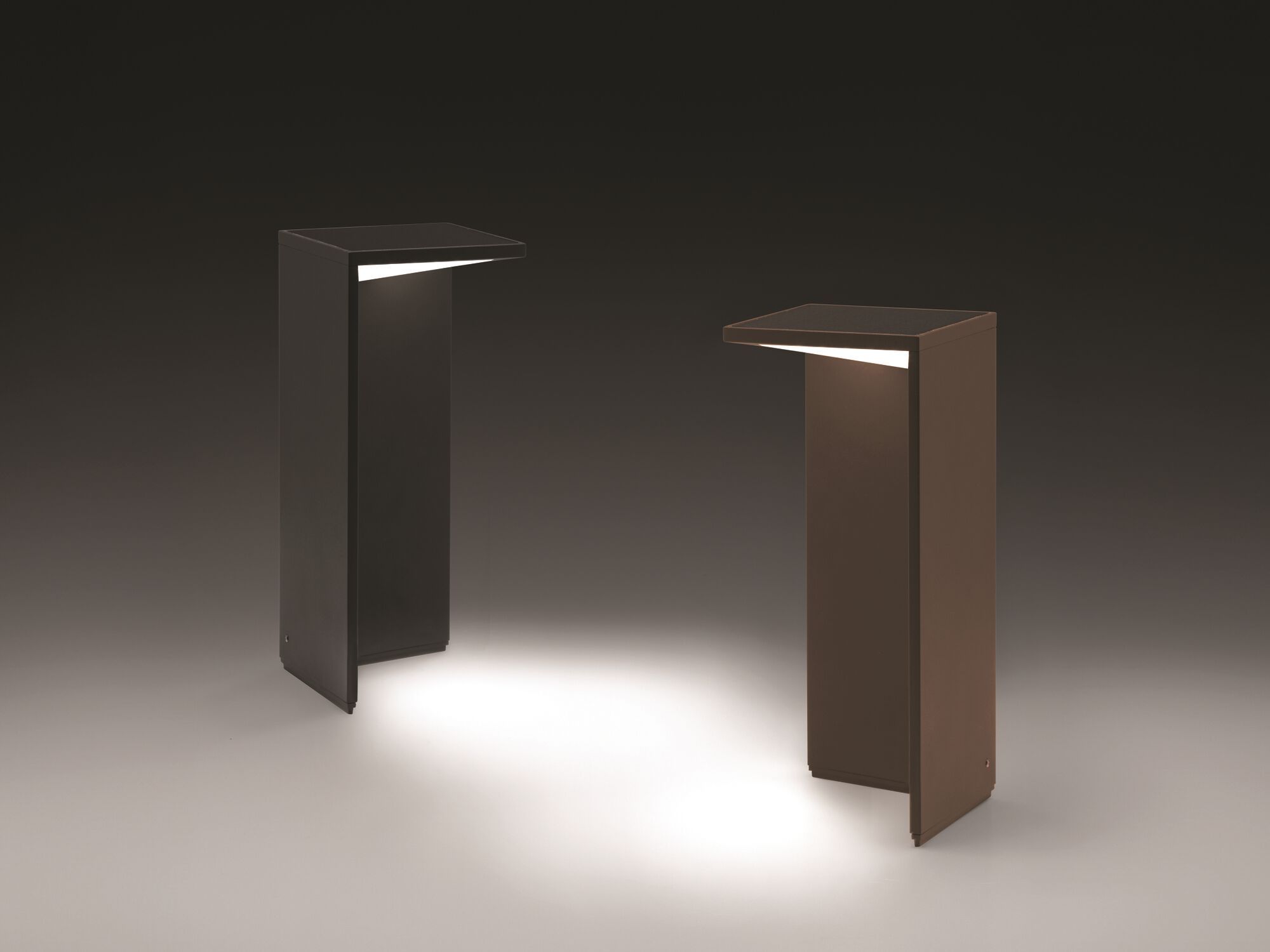 Светодиодный светильник на солнечной энергии PAN ZEN ARCH-00062805