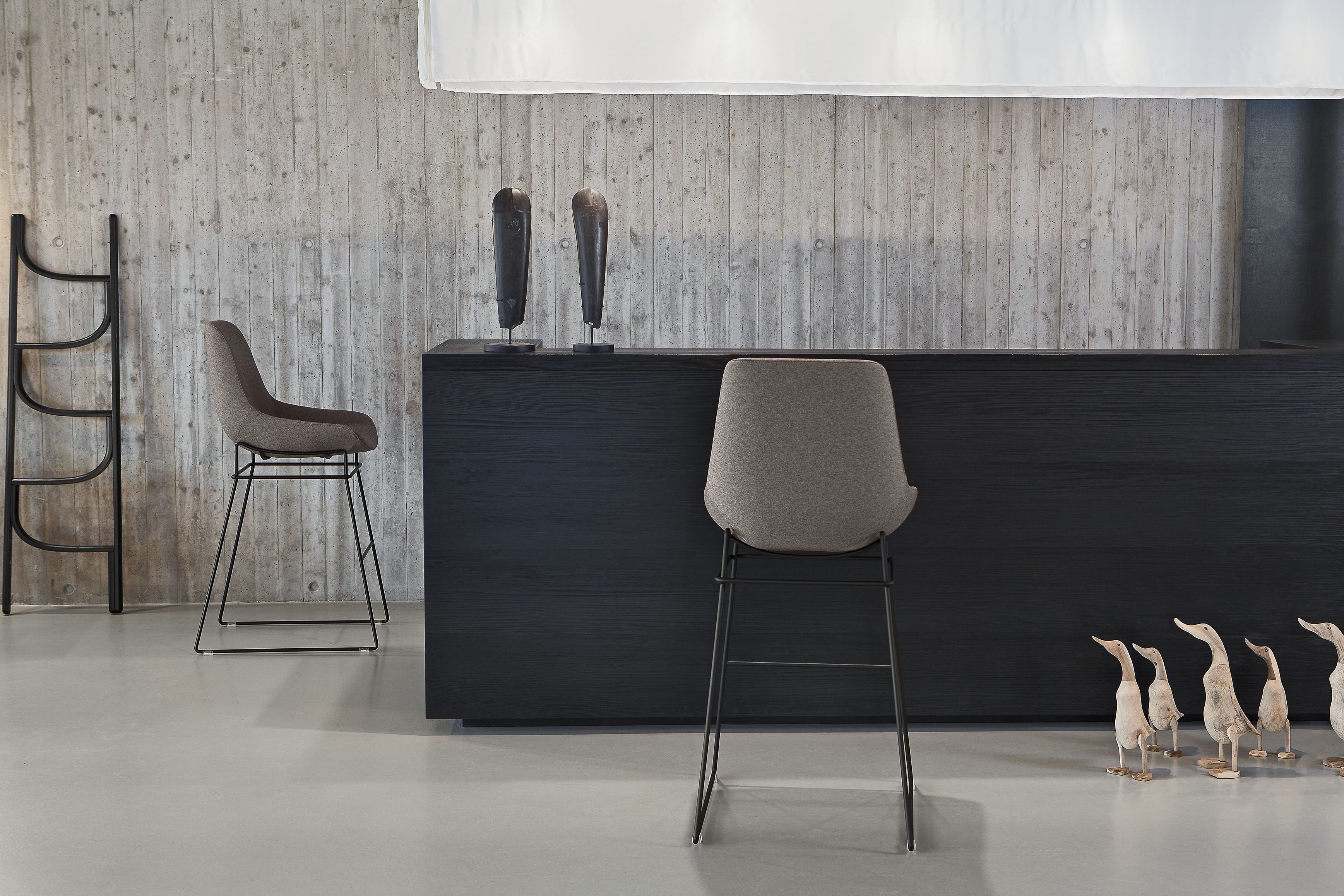 Высокий табурет с подставкой для ног Nahu Crystal ARCH-00089049 - Вид №1