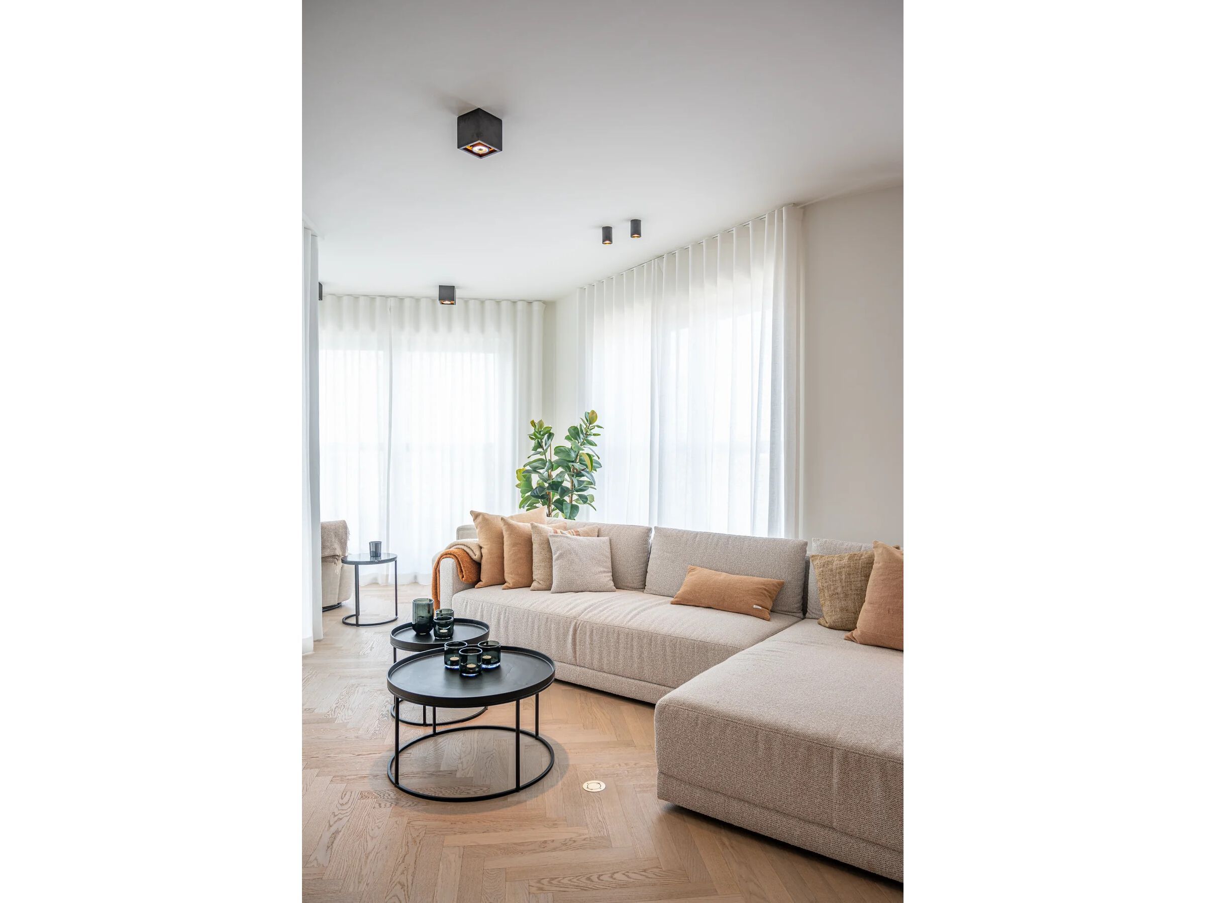 Латунный потолочный светильник Authentage Lighting Q-Bri ARCH-00061993 - Вид №1