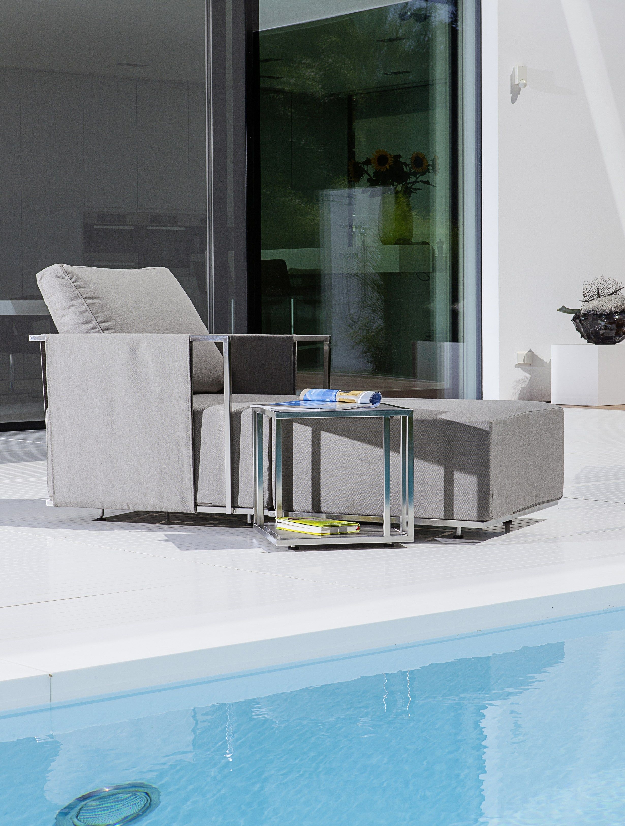 Низкий квадратный журнальный столик с журнальной стойкой FISCHER MÖBEL Люкс ARCH-00153376 - Вид №7