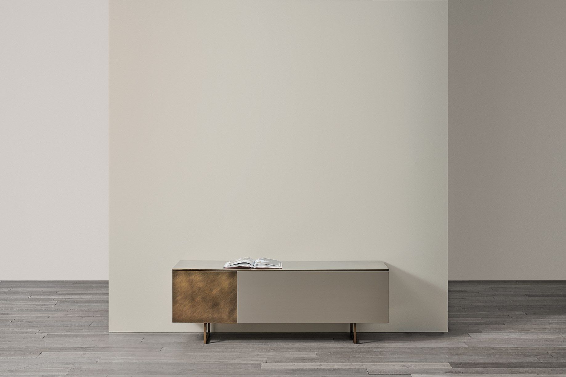 Деревянный шкаф с распашными дверями Meridiani RUBEN ARCH-00100913 - Вид №1