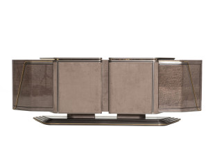 Шкаф с распашными дверями