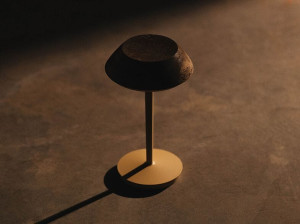 Мраморная перезаряжаемая настольная лампа