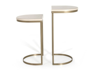 Высокий металлический журнальный столик