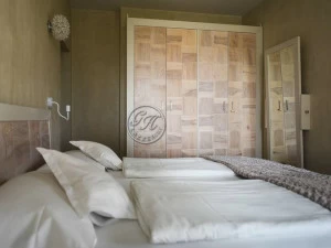 GH LAZZERINI Шкаф из массива дерева на заказ