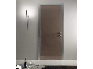 Деревянные и стеклянные двери