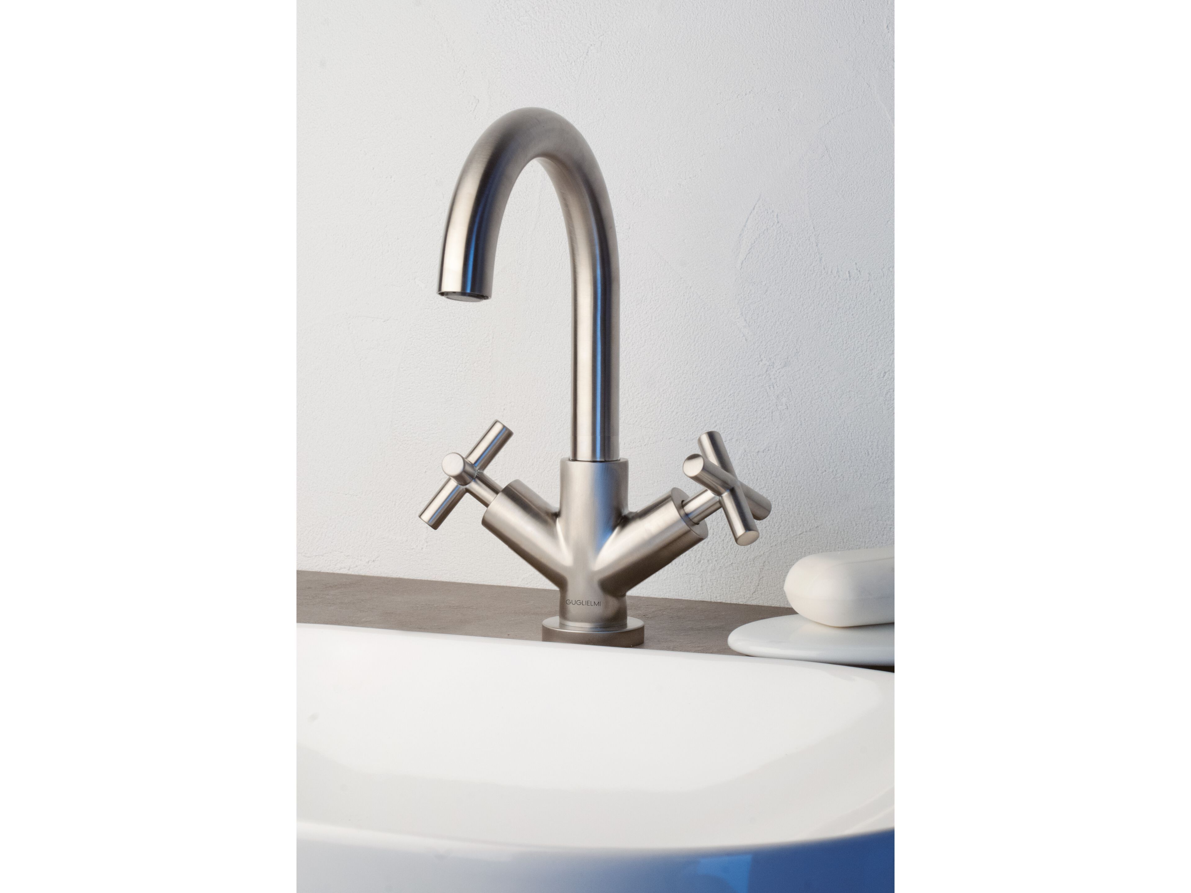 Смеситель для раковины с поворотным горлышком GUGLIELMI RUBINETTERIE Вера ARCH-00069622 - Вид №2