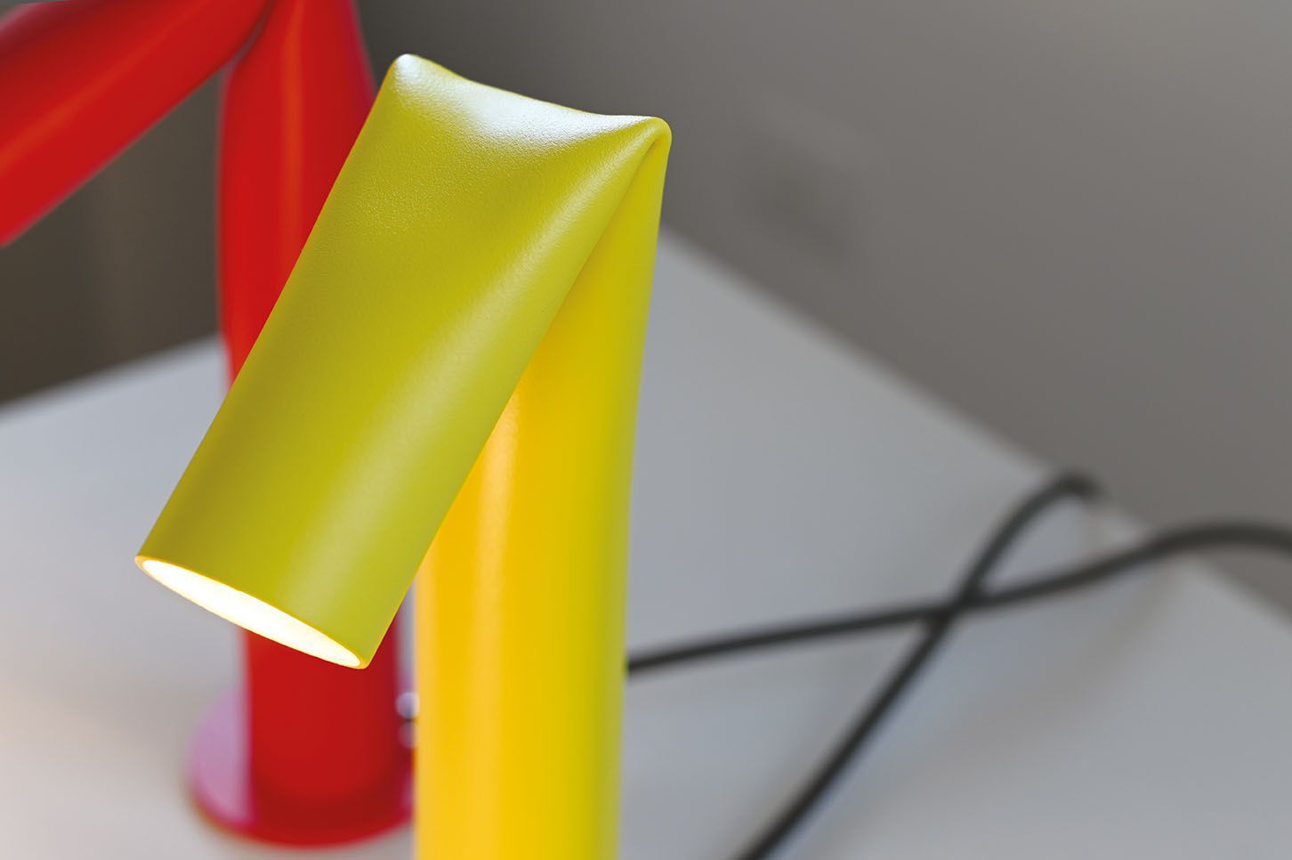 Алюминиевая настольная лампа AXOLIGHT Бендер ARCH-00022776 - Вид №1