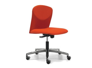 Офисное кресло из ткани с 5 спицами