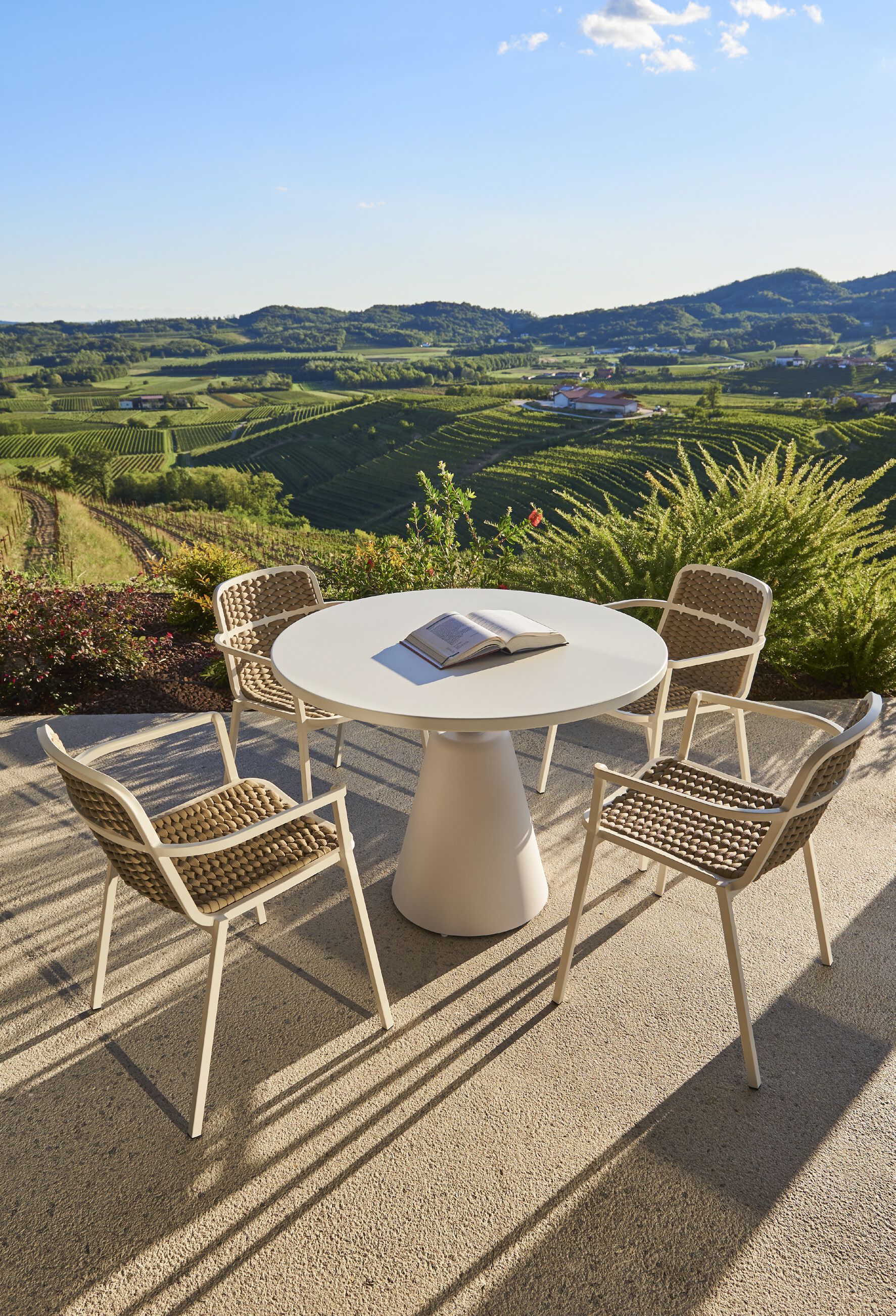 Штабелируемый садовый стул с подлокотниками DRIGANI Nida ARCH-00049823 - Вид №2