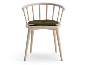 Стул из бука с подлокотниками