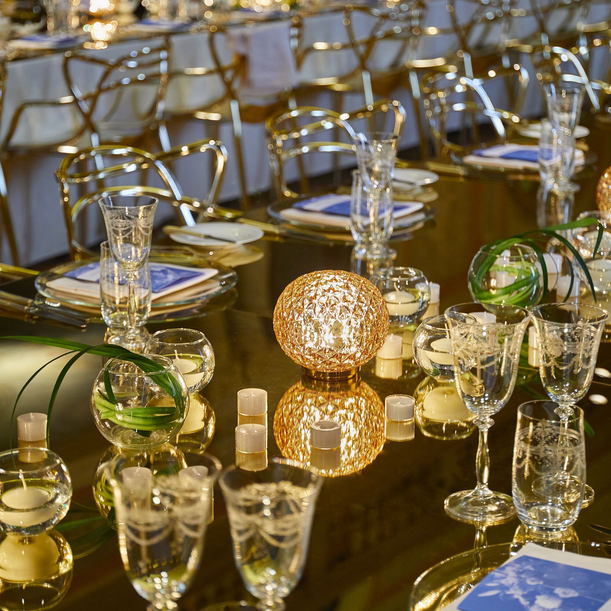 Светодиодная настольная лампа с батарейным питанием PMMA Kartell Planet ARCH-00005509 - Вид №9